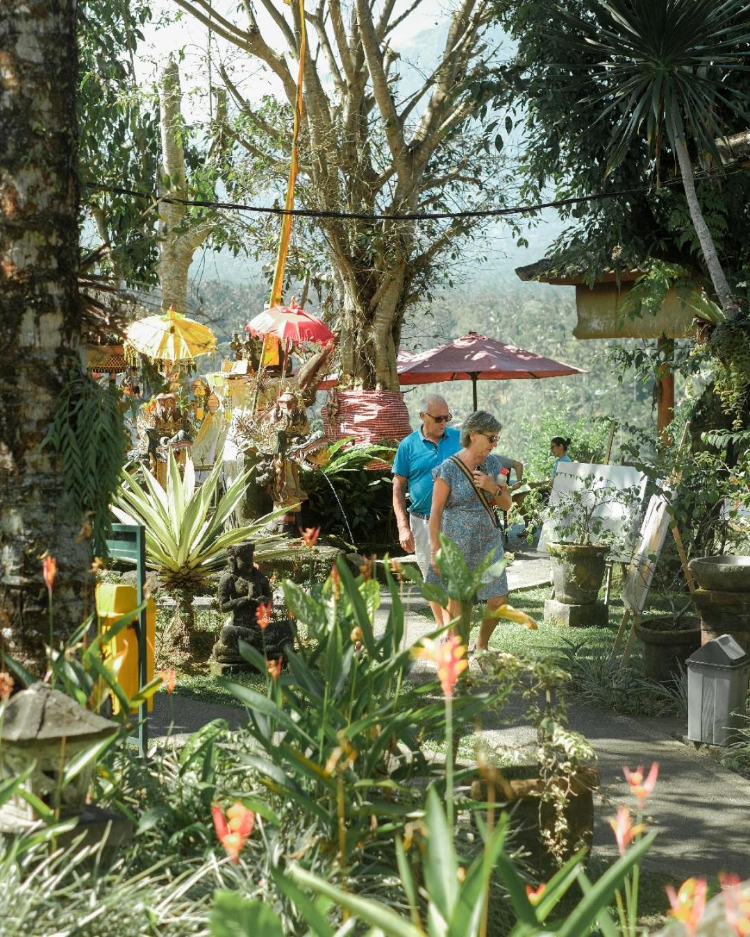 Mahagiri & Restaurant सहारा 4*