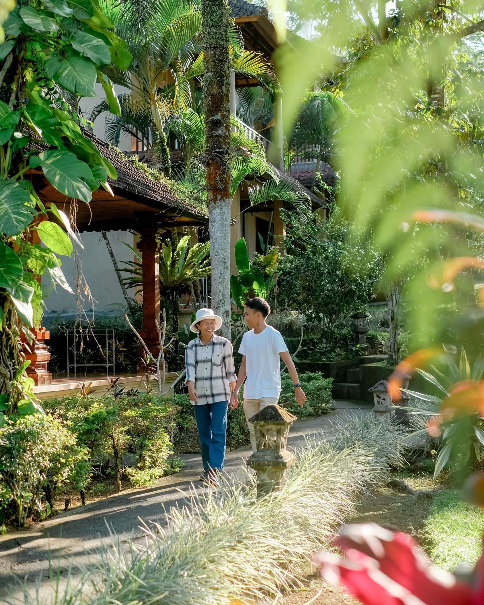 सहारा Mahagiri & Restaurant